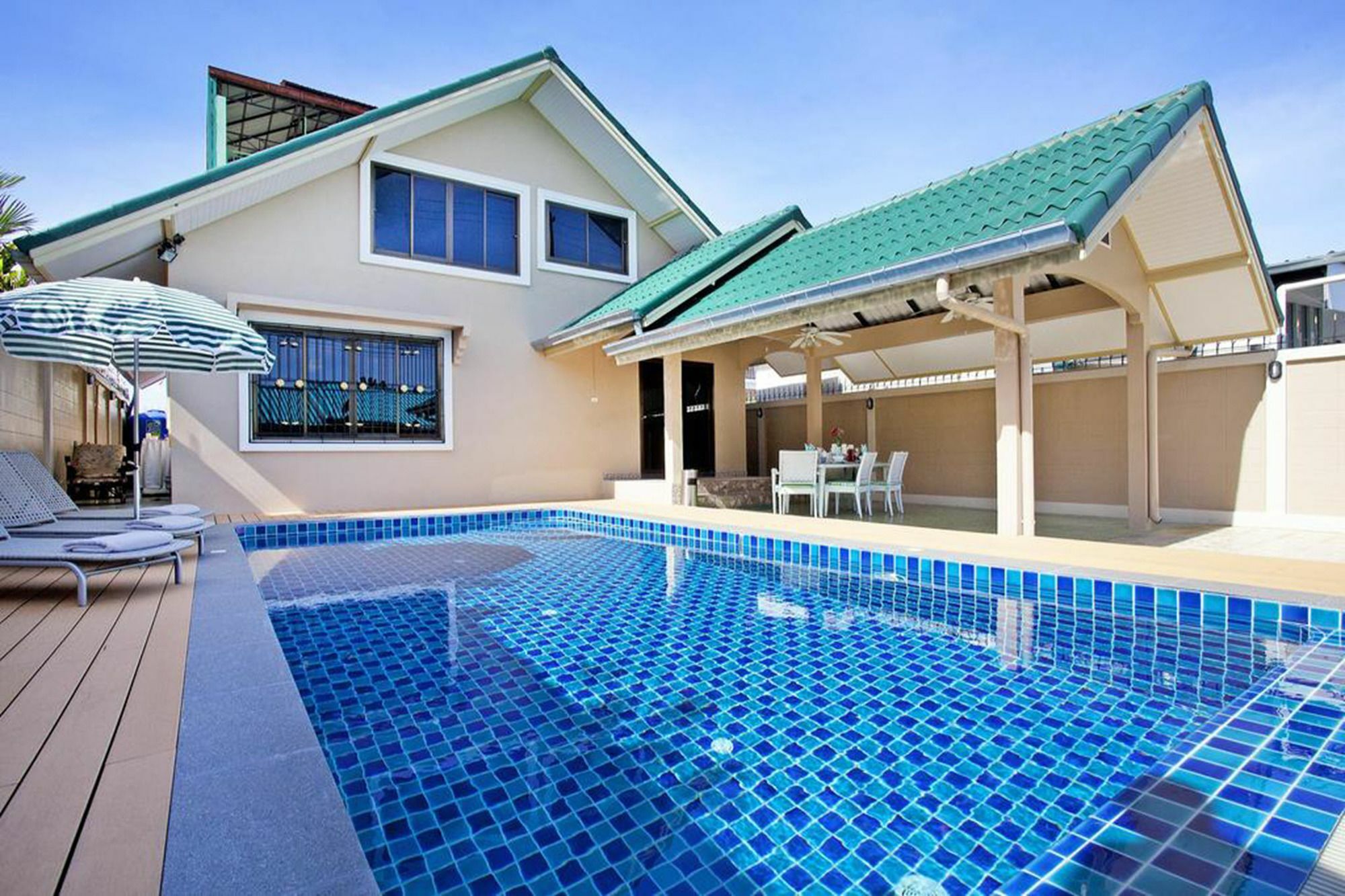 Pool Villa Tanzanite Near Walking Street Pattaya Exterior foto
